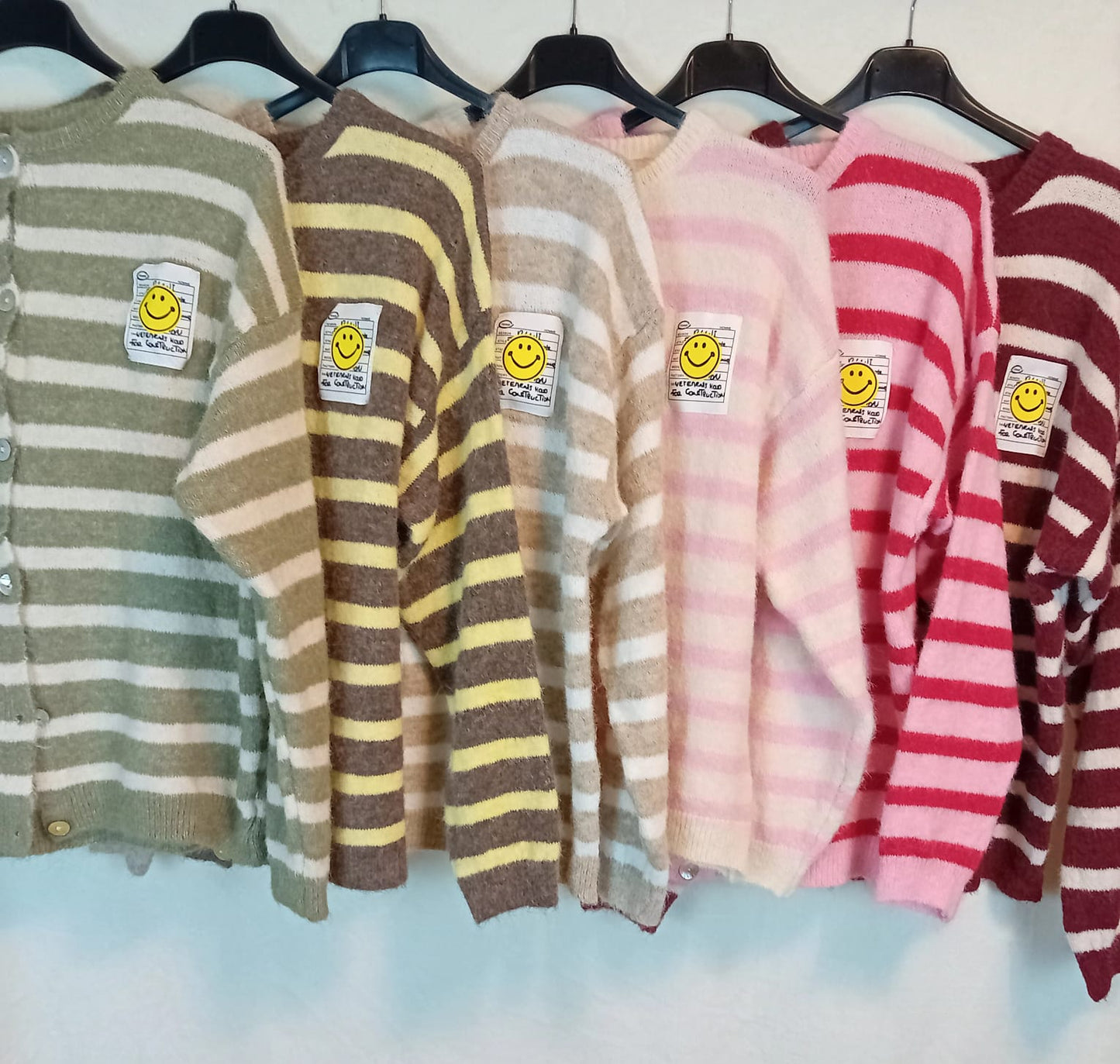 Strickjacke-Smiley- Rot/Weiß