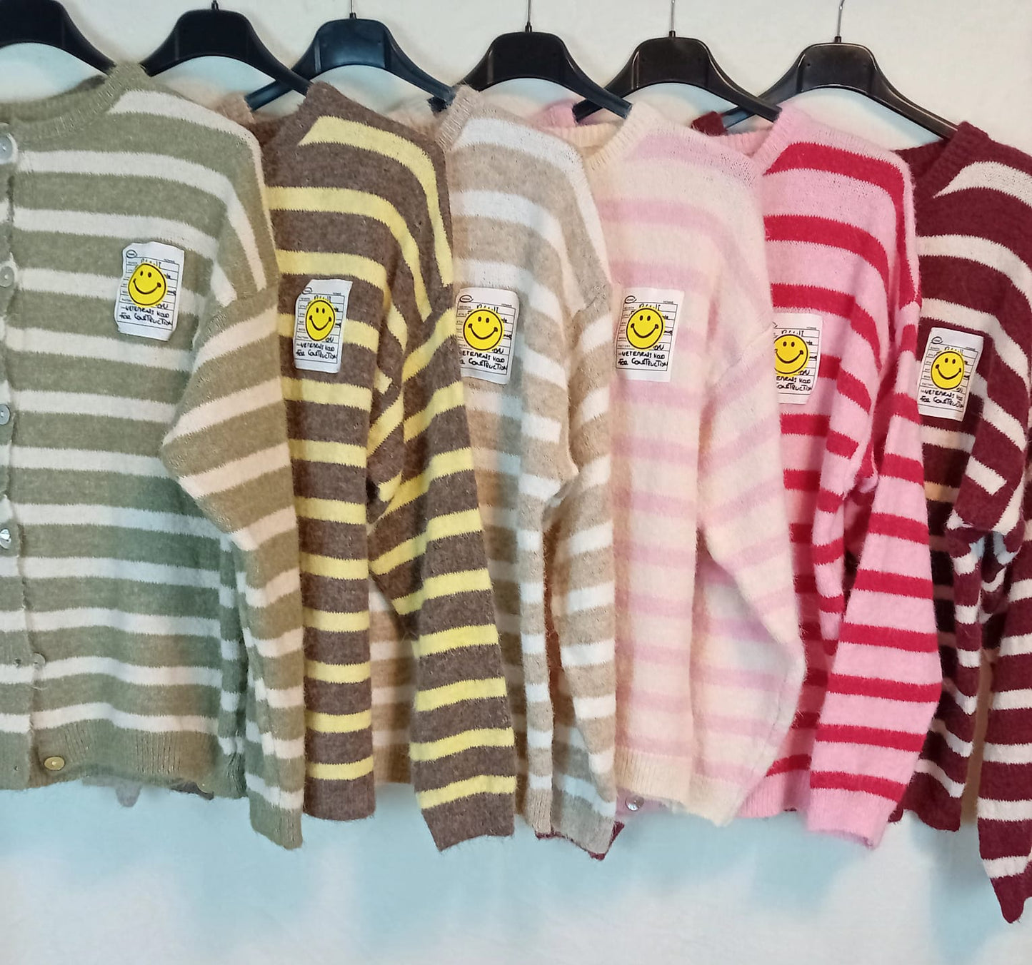 Strickjacke- Smiley- Beige/ Weiß