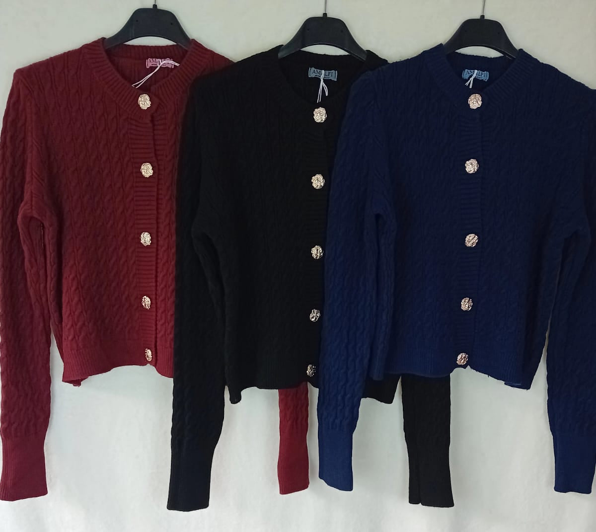 Strickjacke- Strickmuster- Rot